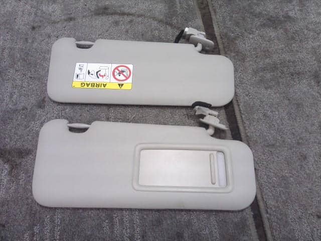 Mazda Axela Sun Viso G44N69270B 75(右)BJE869320A 75(左)