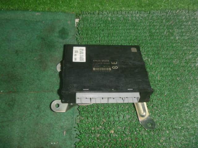 Used]Engine Control Unit / ECU DAIHATSU Hijet 2003 TE-S210P
