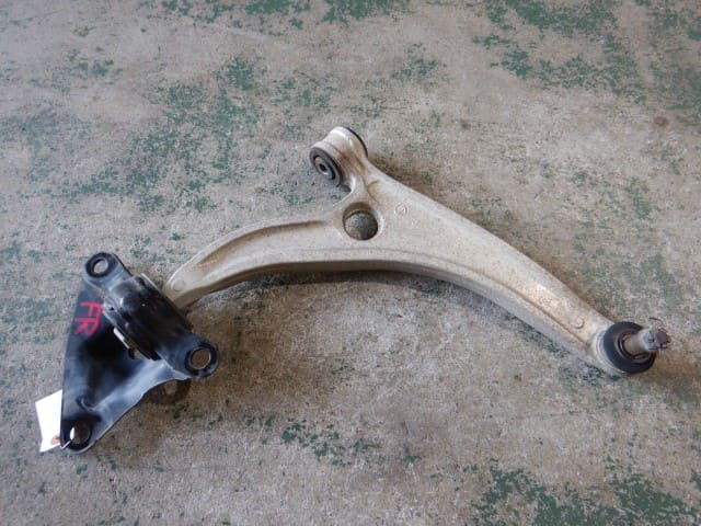 Used]Front Right Lower Control Arm HONDA CR-Z DAA-ZF1 - BE FORWARD