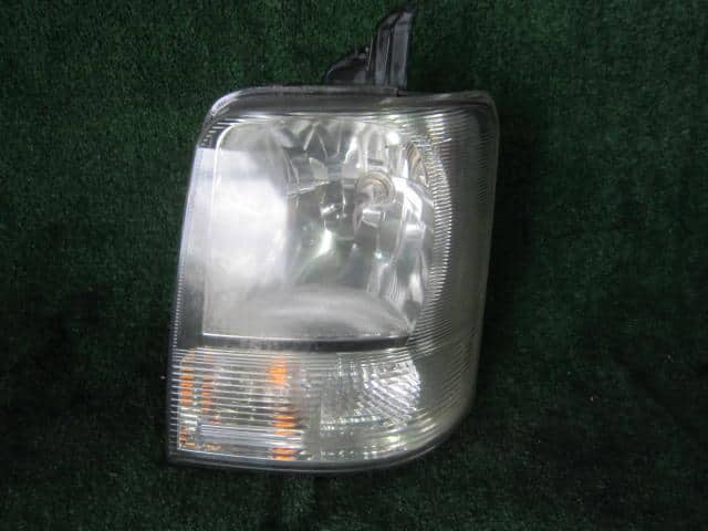 Used]Right Headlight SUZUKI Every 2006 EBD-DA64V - BE FORWARD Auto