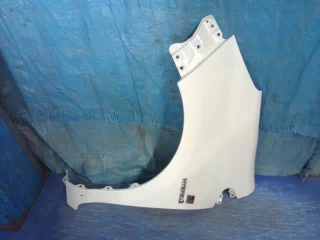 Used]Right Fender Panel TOYOTA Aqua 2018 DAA-NHP10 5381152520 - BE