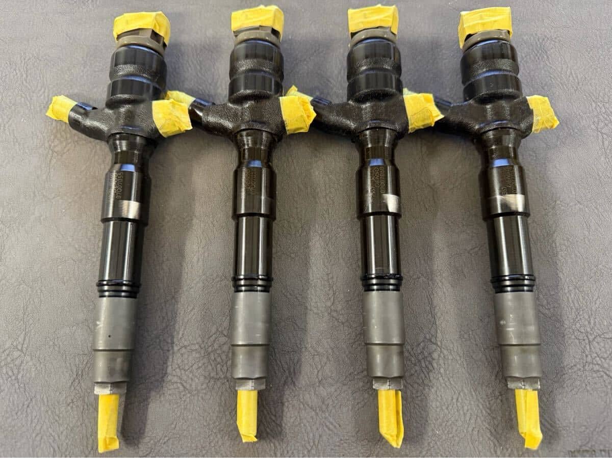 Used]Fuel Injector TOYOTA Voxy AZR60 2003 89871-20040 - BE FORWARD