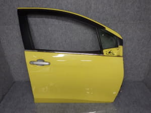Front Right Door Assembly TOYOTA Vitz 2011 DBA-NSP130 6700152500 (PA77746605) 