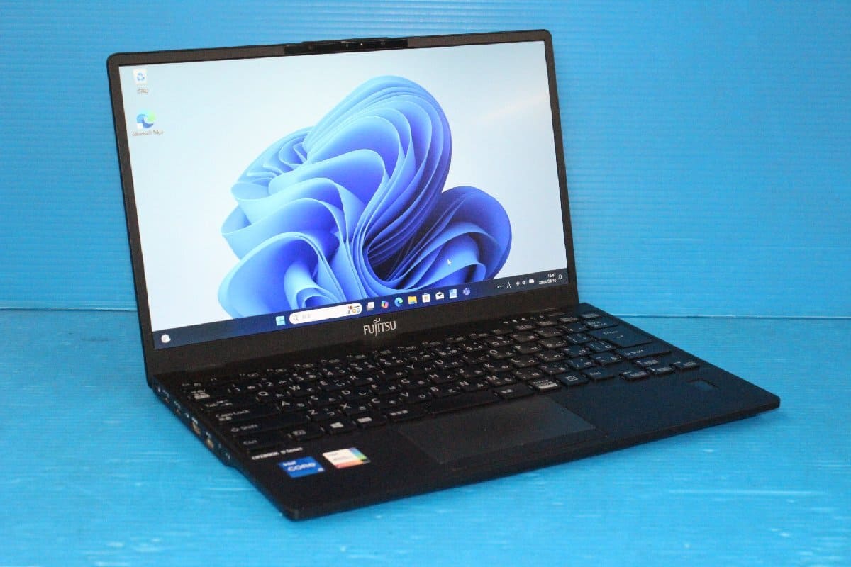 Used]☆The sixth generation i5 Fujitsu Lifebook A576/TX Core i5