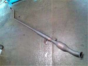 Exhaust Center Muffler TOYOTA Ractis 2007 CBA-NCP105 (PA85006058) 