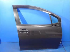 Front Right Door Assembly TOYOTA Vitz 2016 DBA-NSP130 (PA105373345) 