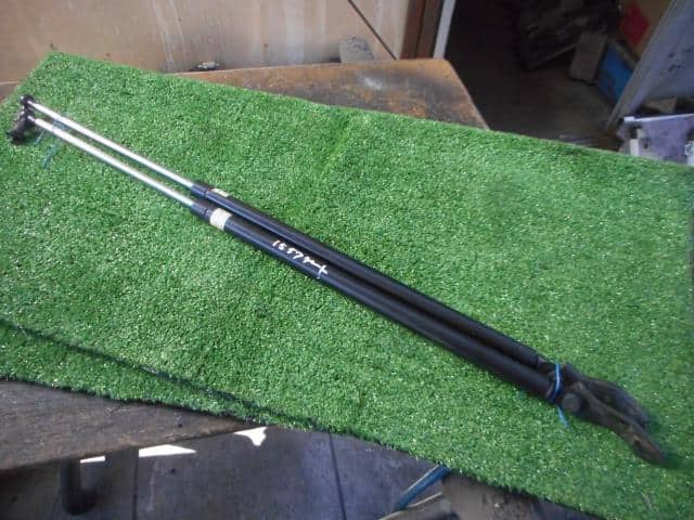 Used]Tail Gate Damper TOYOTA Townace Noah 1999 GF-SR40G - BE
