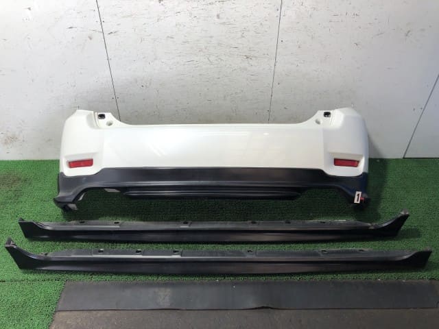 Used]Rear Bumper Assembly TOYOTA Corolla Rumion 2011 DBA-ZRE152N