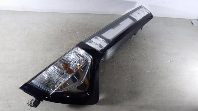 Used]Corolla Fielder DBA-NZE164G Left Tail Lamp 1NZ-FE 040 13-102