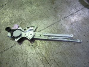 Rear Right Door Regulator TOYOTA Noah 2009 DBA-ZRR70G 6980328040 (PA83465257) 