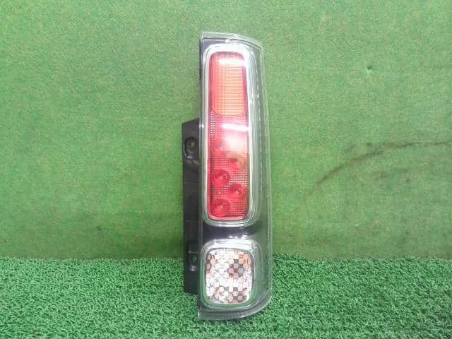 パーツ Suzuki Spacia 5AA-MK53S Left Tail Light Used]Left Tail Light SUZUKI Spacia 2021 5AA-MK53S - BE FORWARD