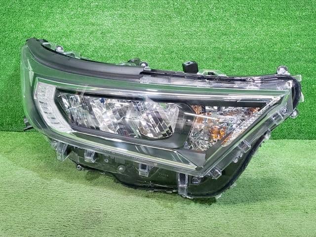 Used]Left Headlight TOYOTA RAV4 2023 6AA-AXAH54 8118542E00 - BE