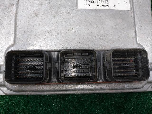 Used]Engine Control Unit / ECU HONDA Civic 2006 DBA-FD1