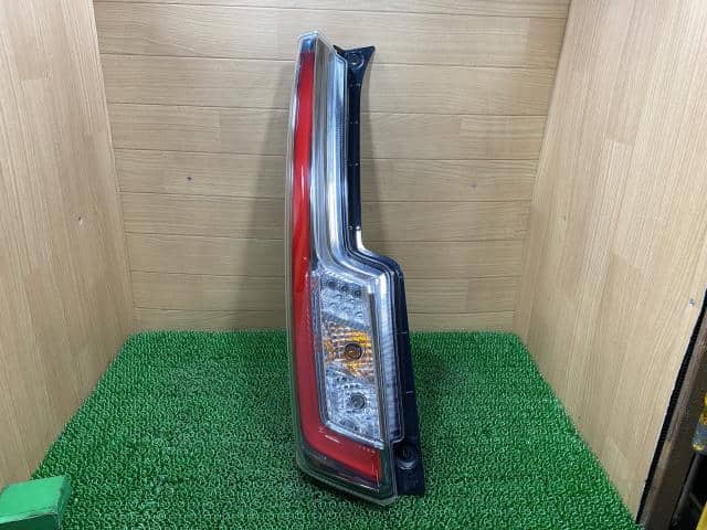 Used]☆Good Condition ☆ Daihatsu Mira cocoa L675S Genuine Left