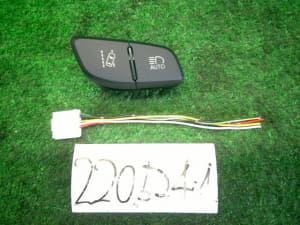 Switch TOYOTA Vitz 2015 DBA-NSP135 (PA82586207) 