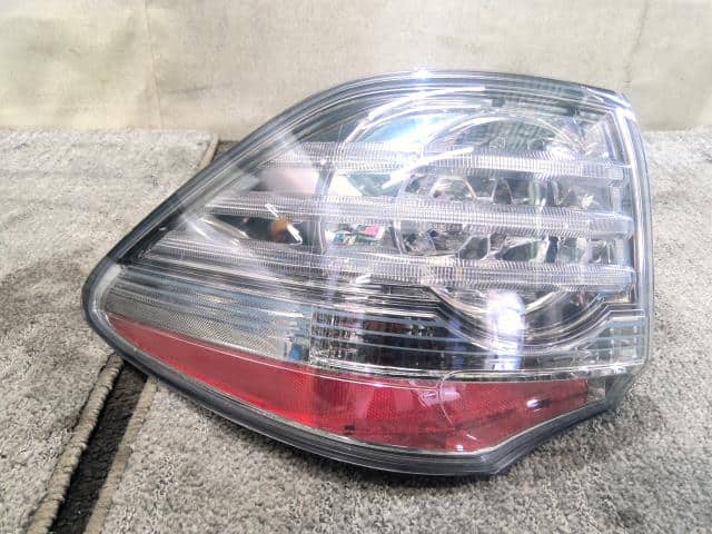 Used]Mark II JZX110 Tail Lamp Right KOITO 22-305 1C0 silver