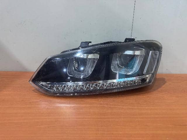 Used]VW Polo 6RCJZ Left Headlight 6C2 941 035 - BE FORWARD Auto Parts