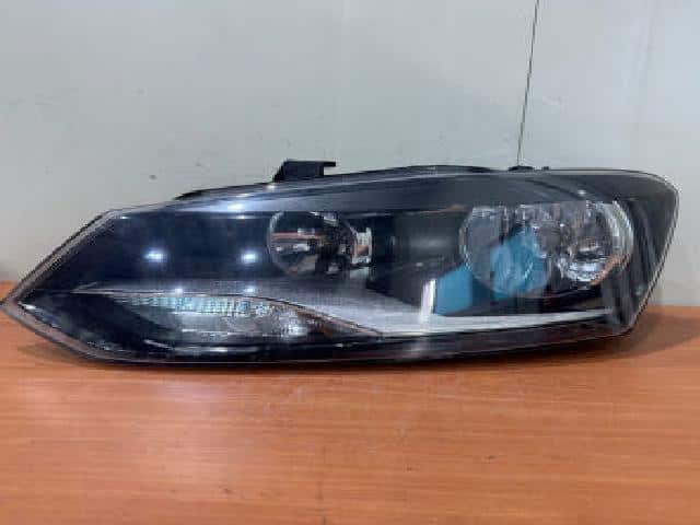 ポロ 6RCJZ 左LEDヘッドライトASSY 6C2 941 035 Used]VW Polo 6RCJZ Left Headlight 6C2 941 035 - BE FORWARD Auto Parts