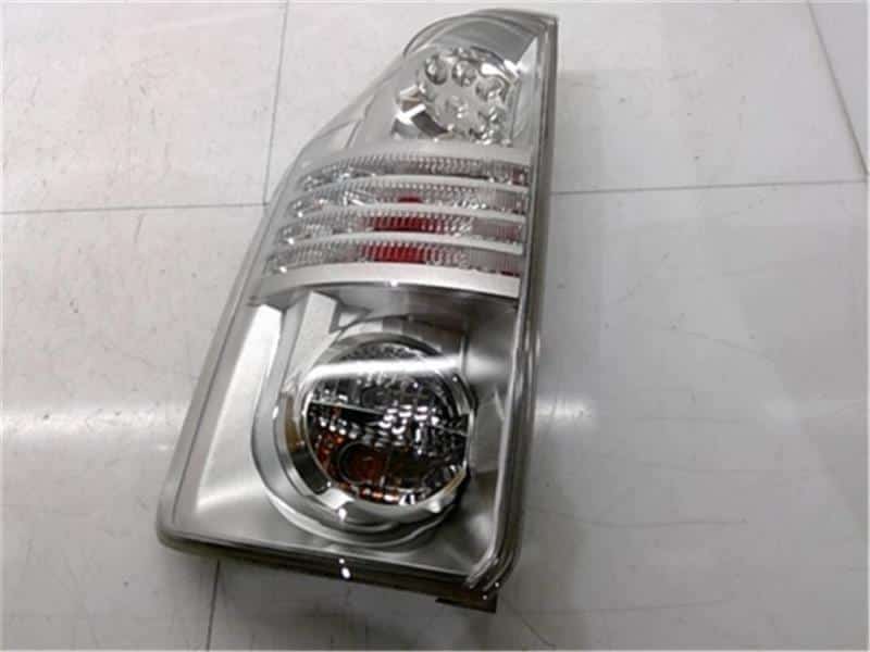MARK 2 jzx110 Koito テールランプ 22-305 Used]Mark II JZX110 Tail Lamp Right KOITO 22-305 1C0 silver