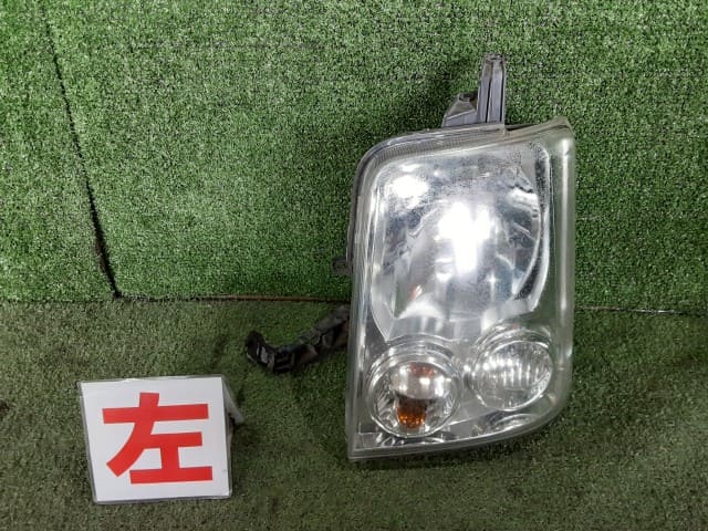 車のパーツ Suzuki Every EBD-DA64V HEADLIGHT 2 Used]Left Headlight SUZUKI Every 2009 EBD-DA64V - BE FORWARD Auto