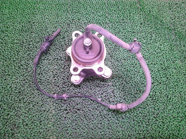 Used]Front Wheel Hub SUZUKI Alto 2015 DBA-HA36S 4340174P00 - BE