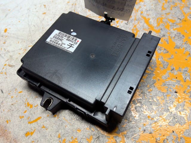 Used]Engine Control Unit / ECU SUZUKI Jimny 1998 GF-JB33W - BE
