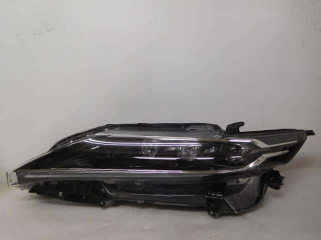 Used]Right Headlight TOYOTA Harrier 2018 DBA-ASU60W 8114548E40