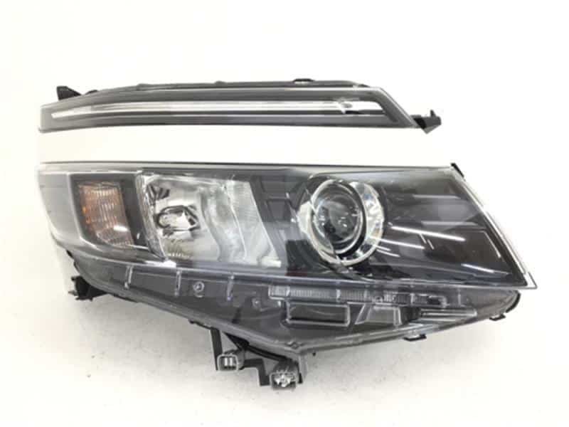 Used]Voxy ZWR80G Right Headlight 8113028D20 - BE FORWARD Auto Parts