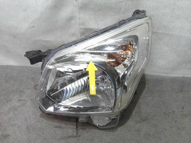 Used]Escudo TDA4W/TD54W Right Tail Lamp Right Tail Light KOITO 220