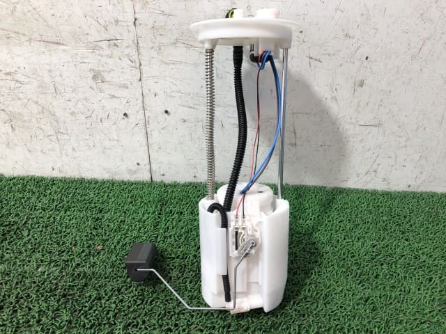 Used]Fuel Pump SUZUKI Jimny Sierra 2008 ABA-JB43W 1510081813 - BE