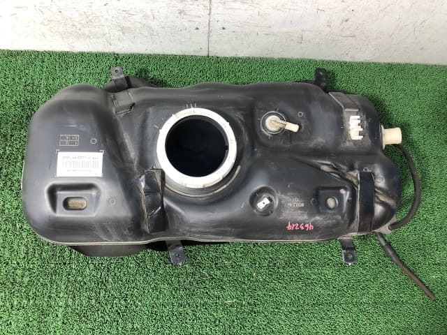 Used]Fuel Pump SUZUKI Jimny Sierra 2008 ABA-JB43W 1510081813 - BE