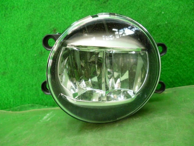 Recondition Toyota Noah Fog Lights 2020 3BA-ZRR80G -
