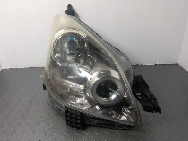 Used]Harrier ZSU60W Right Headlight [14807360] - BE FORWARD Auto Parts