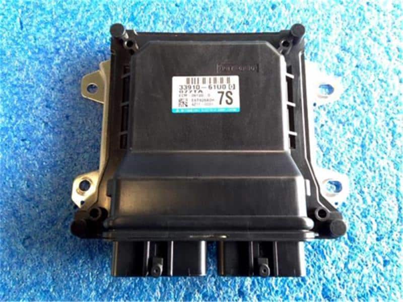 Used]Engine Control Unit / ECU EVERY DA64V 33920-68HB0 - BE