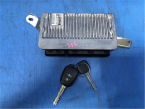 Used]Vitz 130 SRS smart key computer 89990-52261 [B1735] - BE 