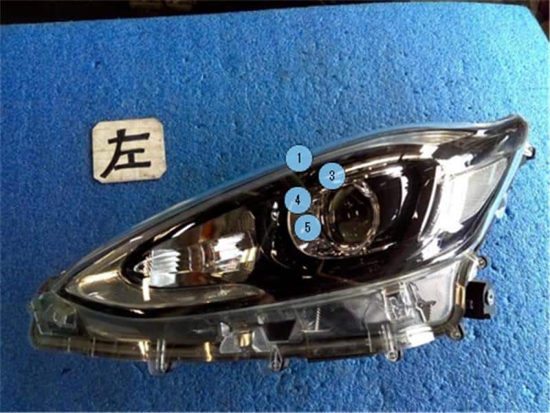 Used]Right Headlight TOYOTA Aqua 2018 DAA-NHP10 8111052M10 - BE