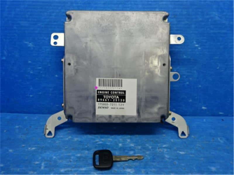 Used]Corolla Runx CBA-ZZE122 E/G Engine Control Unit / ECU 1E7 S