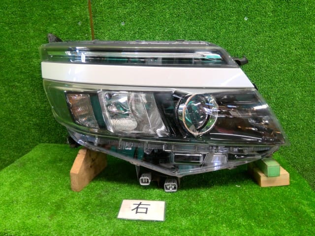 New & Used TOYOTA VOXY DBA-ZRR80W Headlights Spare Parts - BE