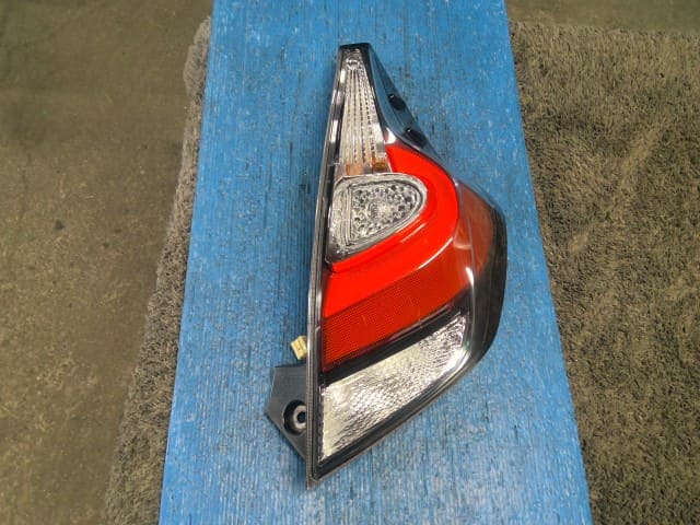 パーツ Toyota Aqua NHP10 Right Tail Lamp Toyota Aqua NHP10 Tail