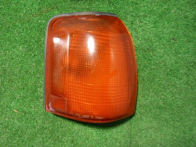 Used]Toyota Genuine Aqua NHP10 Right turn signal lamp 81511-52030