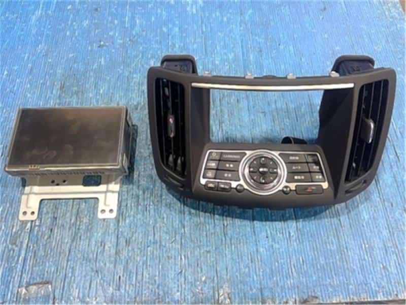 Used]Multi Monitor NISSAN Skyline 2007 DBA-V36 DP7WV3000J - BE
