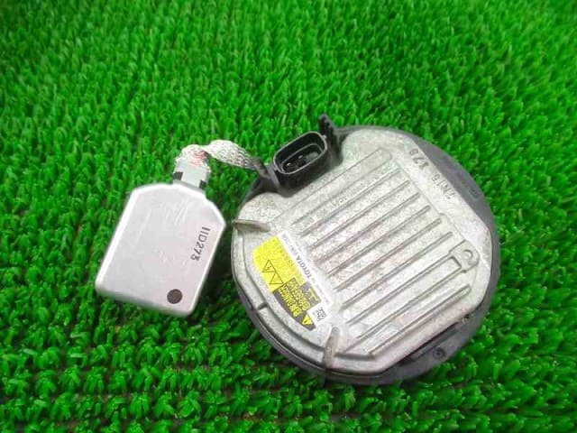 Recondition Toyota Voxy HID Control Units 2013 DBA-ZRR70G 8110760F10