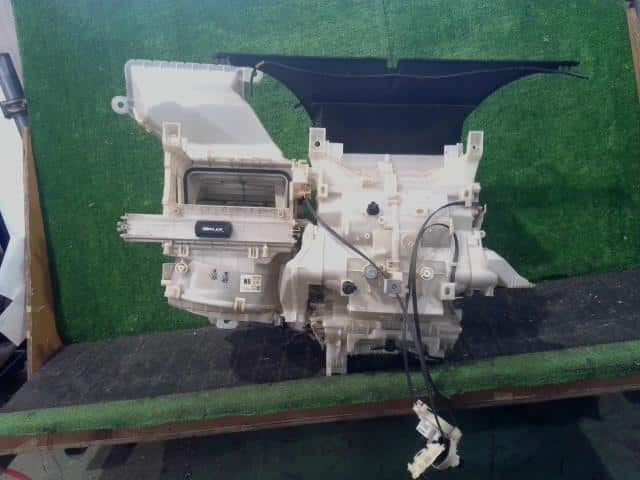Recondition Toyota Probox Air Conditioner 2014 DBE-NCP165V 8705052360