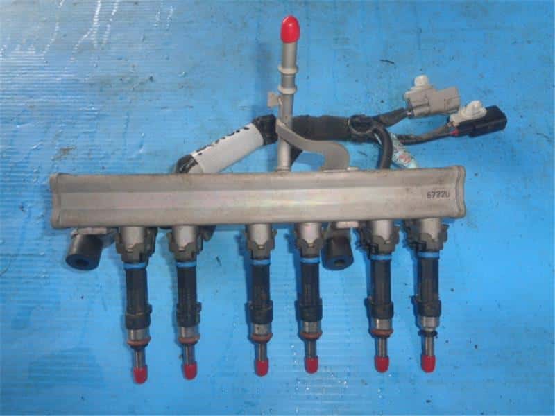 Used]2005-31 Hiace injector KDH221K 23670-30440 06Q01484 Toyota
