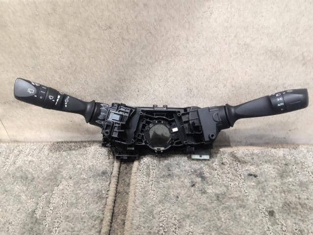 Toyota C-HR Combinat 8414012A11(ランプ) 8465247050(ワイパー)