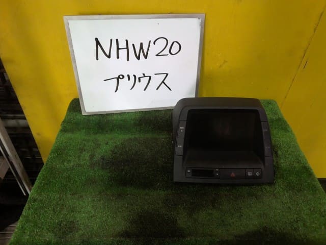 Used]Prius DAA-NHW20 multi-monitor S10TH EDITION 1NZ-FXE 1F7 86110