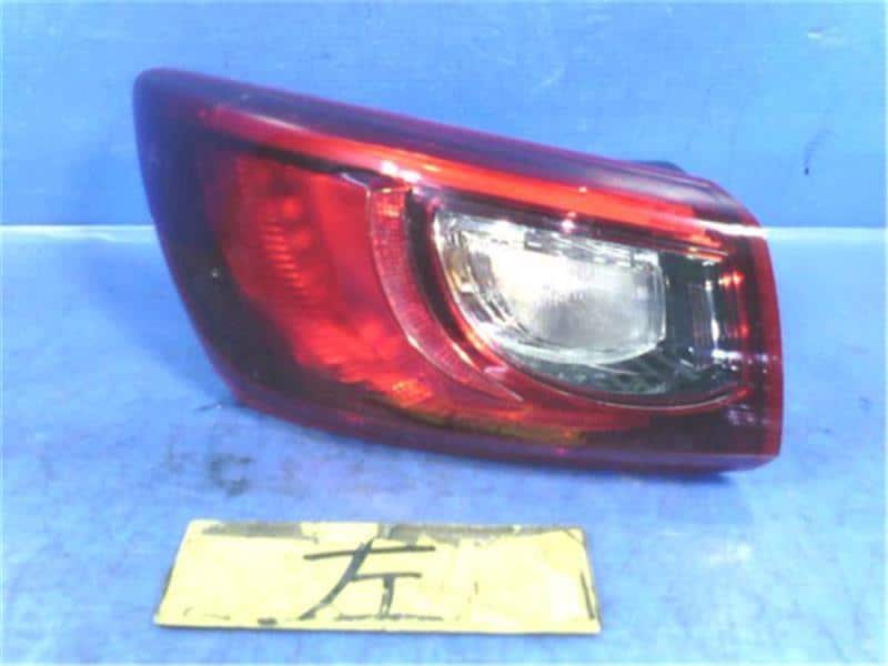 Used]CX-3 DKEFW Right Headlight DB3R51030J - BE FORWARD Auto Parts