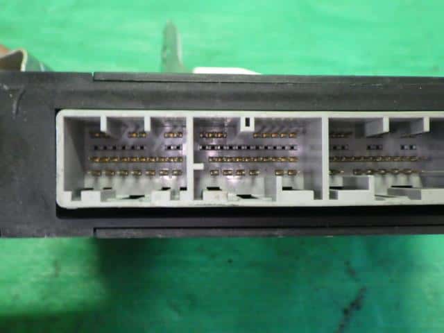 Used]Engine Control Unit TOYOTA bB 2006 DBA-QNC21 89560B1570 - BE