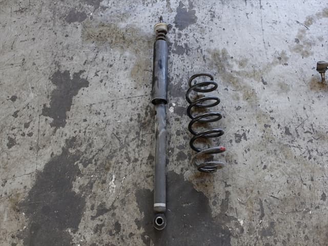 Used] Rear shock absorbers Right TOYOTA Will Vi GH-NCP19 BE FORWARD Auto  Parts