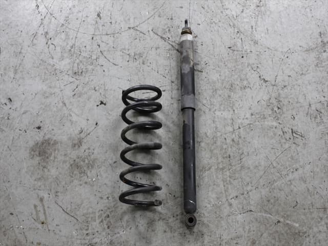 Used] Rear shock absorbers Right TOYOTA Nadia GF-SXN10 BE FORWARD Auto  Parts